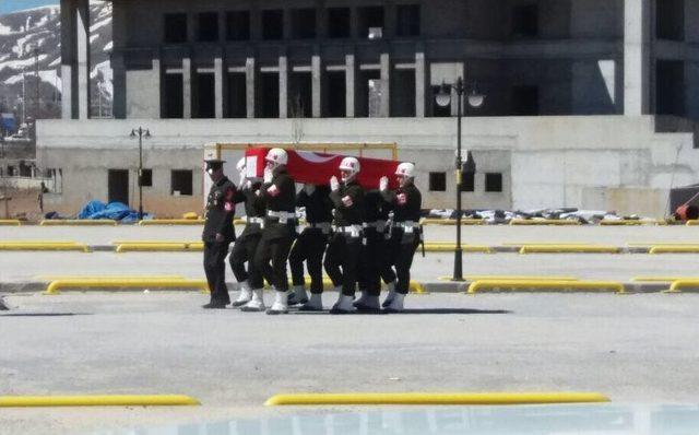 Tatvan’da Hayatını Kaybeden Asker Memleketine Uğurlandı