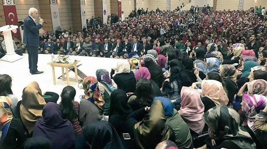 Prof. Dr. Hatipoğlu; "dini Programlar, Trilyonluk Dizileri Ezip Ge&ccedil;ti"