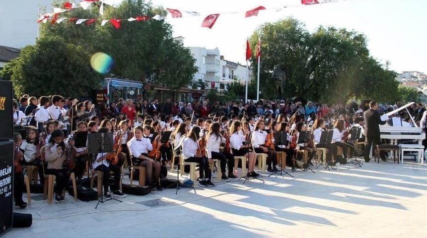 Dat&ccedil;alı Miniklerden Bayram Konseri