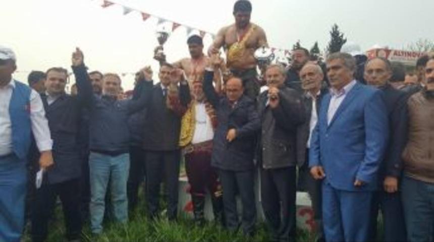 Büyükşehirli Güreşçiler 2017’ye Hızlı Başladı