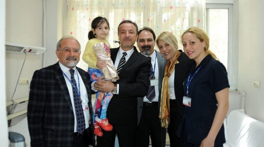 Prof. Dr. G&uuml;rg&uuml;n&rsquo;den Tedavi Olan &Ccedil;ocuklara Bayram Morali