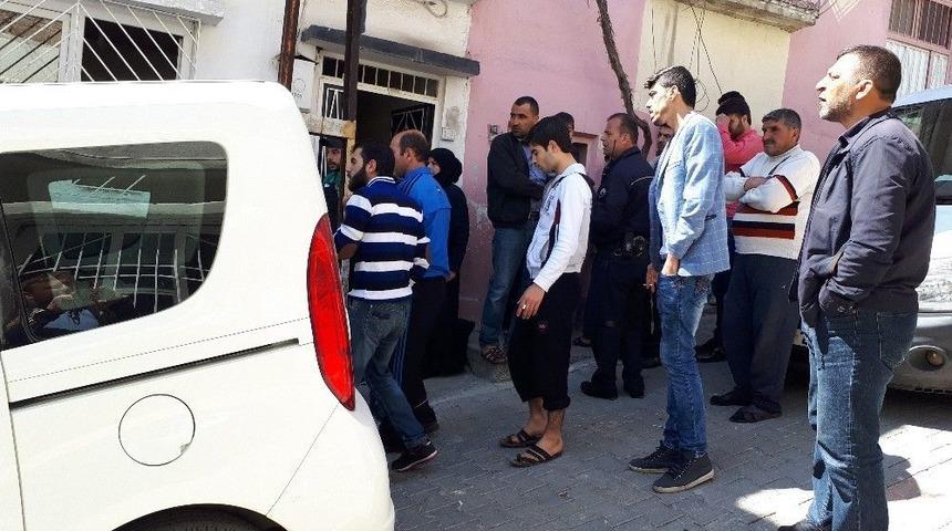 El, Kol Ve Ağzı Bağlanan Suriyeli Kadının Para Ve Ziynet Eşyalarını Gasp Ettiler