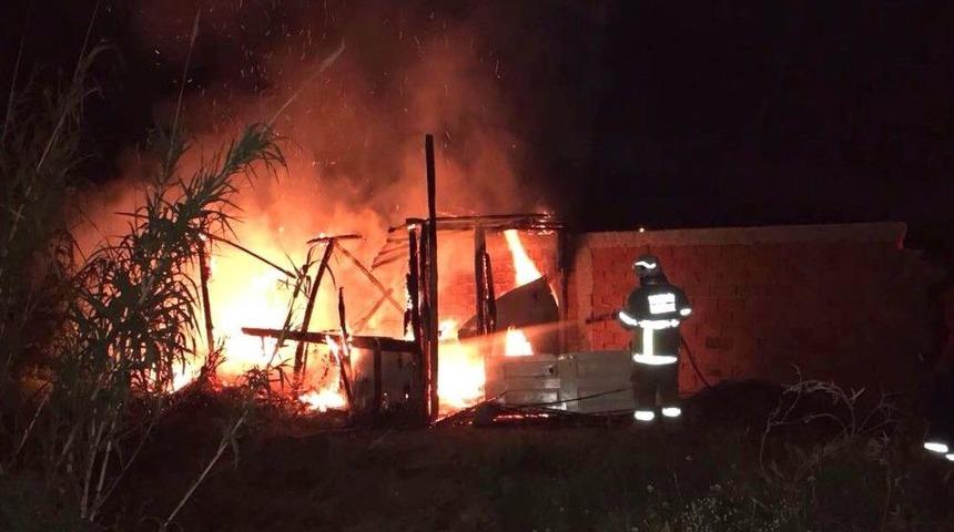 G&ouml;me&ccedil; Ve Havran&rsquo;da Korkutan Yangınlar