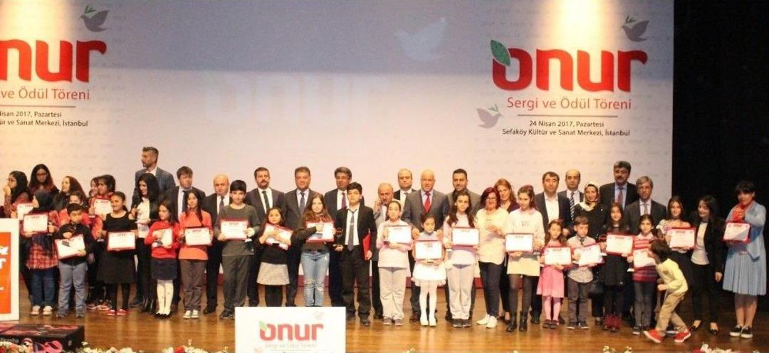 &Ccedil;ocuklar, Hayallerindeki D&uuml;nya Barışını Resmettiler