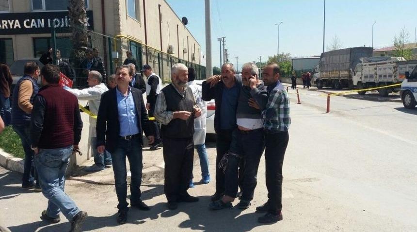 Sakarya&rsquo;da Bir İşyeri Uzun Namlulu Silahlarla Tarandı: 1&rsquo;i Ağır 3 Yaralı