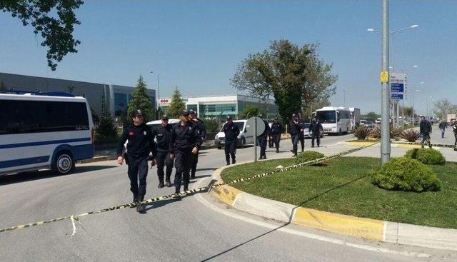 Sakarya’da Bir İşyeri Uzun Namlulu Silahlarla Tarandı: 1’i Ağır 3 Yaralı