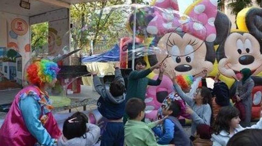 10&rsquo;uncu Geleneksel &Ccedil;ocuk Festivali&rsquo;nde &Ccedil;ocuklar Doyasıya Eğleniyor