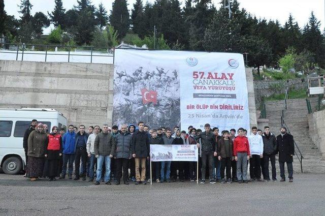 Artvinli Gençlerden Şehitlere Vefa Yürüyüşü