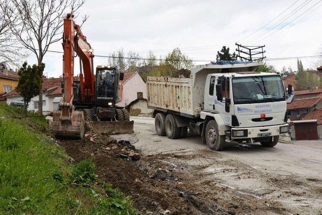 Asfalt Yenileme Ve Kaldırım Yapım Çalışmaları Başladı