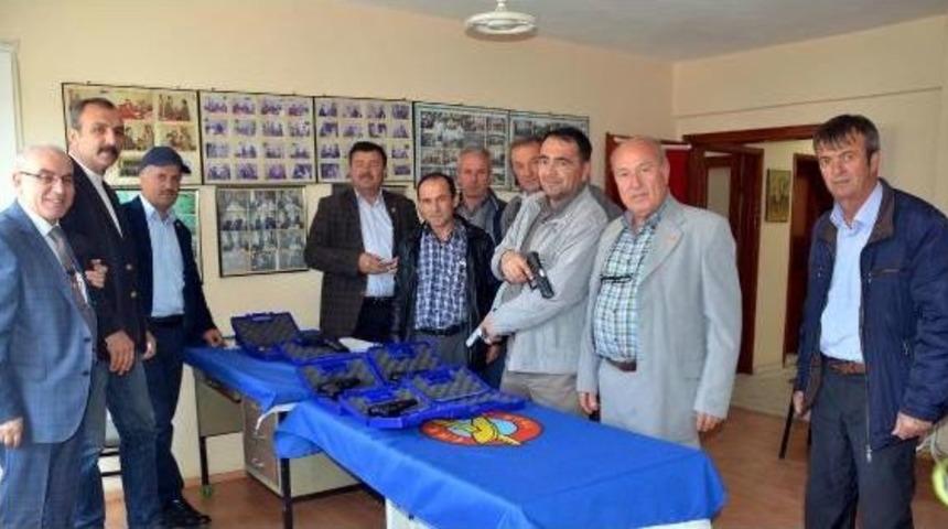 Malkaralı Muhtarlara Silah Tanıtımı