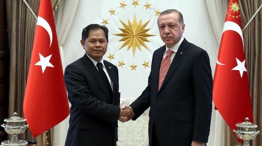 Cumhurbaşkanı Erdoğan, Tayland B&uuml;y&uuml;kel&ccedil;isi Chirapant&rsquo;ı Kabul Etti