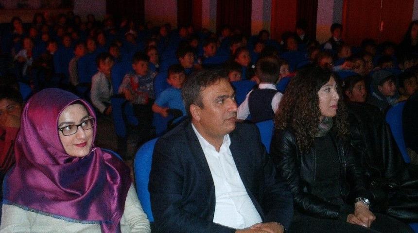 &Ouml;zalplı Minikler İ&ccedil;in Tiyatro G&ouml;sterisi