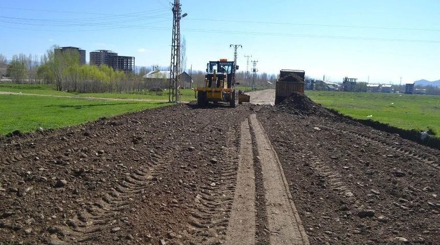 Muş Belediyesinden Yol Yapım &Ccedil;alışması
