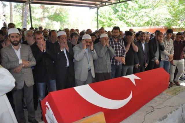 Şırnak'ta Kazada Ölen Polis, İslahiye'de Toprağa Verildi