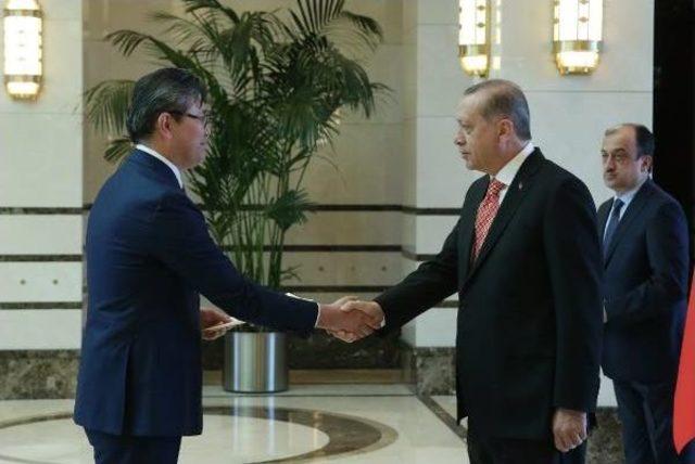 Cumhurbaşkanı Erdoğan'a Kazakistan Büyükelçisi'nden Güven Mektubu