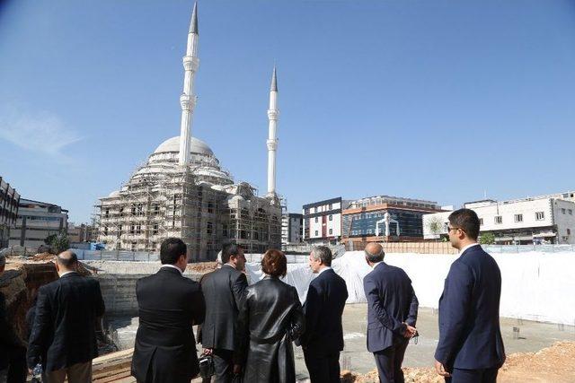 Başkan Tahmazoğlu, Otopark Yapımını İnceledi