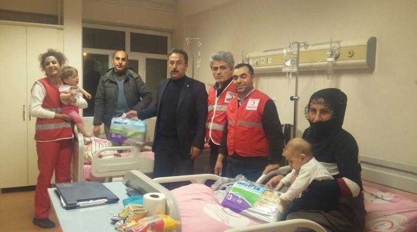 Kızılay Heyetinden Hastalara Ziyaret