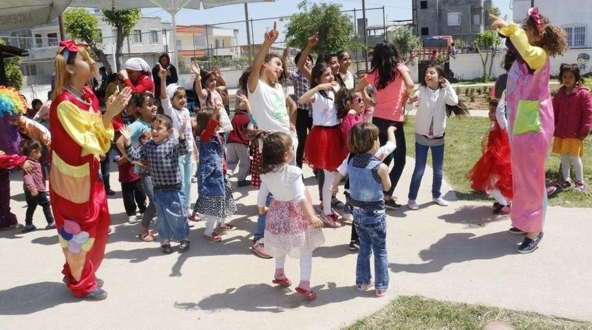 Akdeniz&rsquo;de 23 Nisan Coşkusu S&uuml;r&uuml;yor