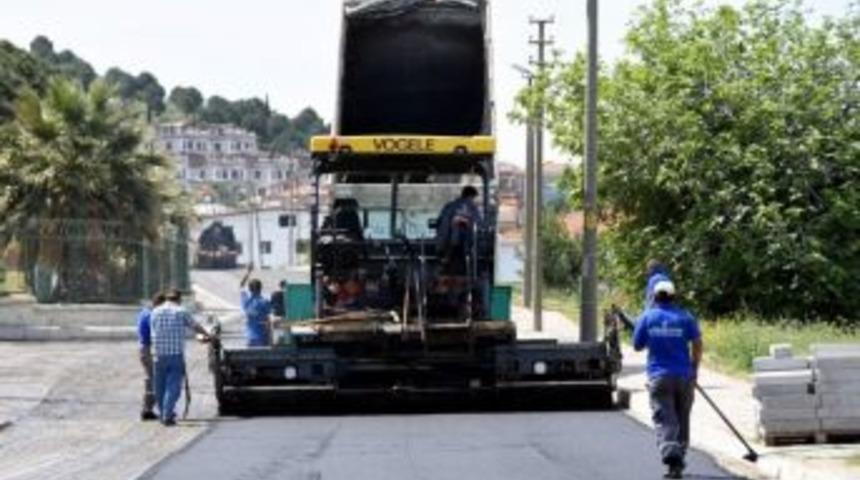 Aliağa&rsquo;da Asfaltlama &Ccedil;alışmaları S&uuml;r&uuml;yor