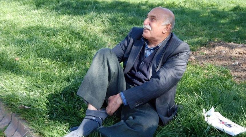 Kayısı İ&ccedil;in &Ccedil;ıplak Ayakla Ankara&rsquo;ya Y&uuml;r&uuml;yecek