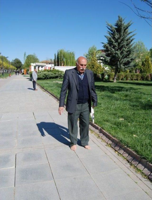 Kayısı İçin Çıplak Ayakla Ankara’ya Yürüyecek