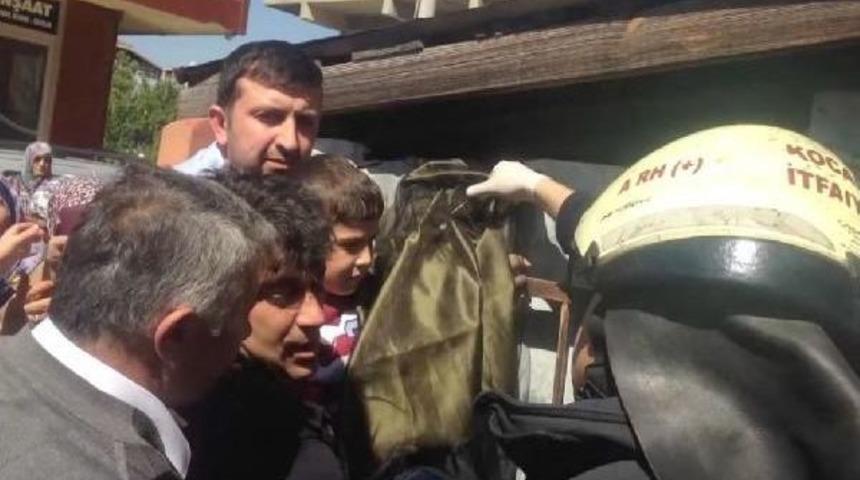 Eline Saplanan Bah&ccedil;e Demiri Ile Hastaneye G&ouml;t&uuml;r&uuml;ld&uuml;