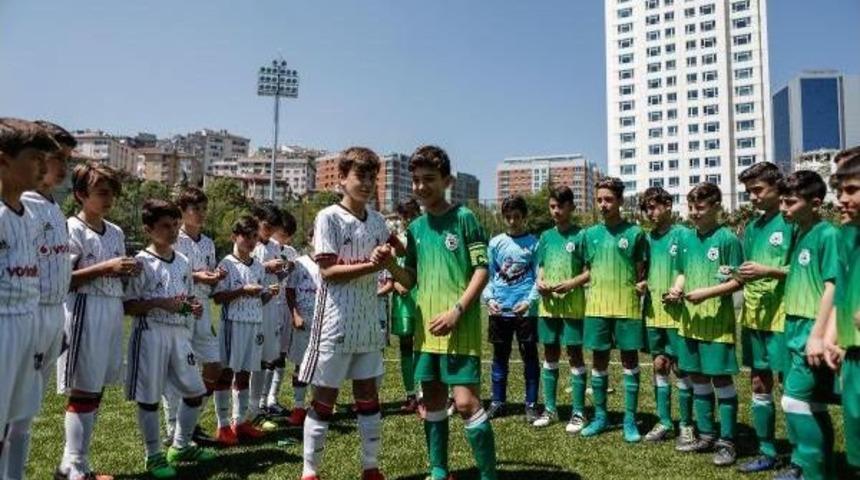 Beşiktaş, &ldquo;Futbol Ve Dostluk G&uuml;n&uuml;&rdquo; Kutlamalarına Ev Sahipliği Yaptı