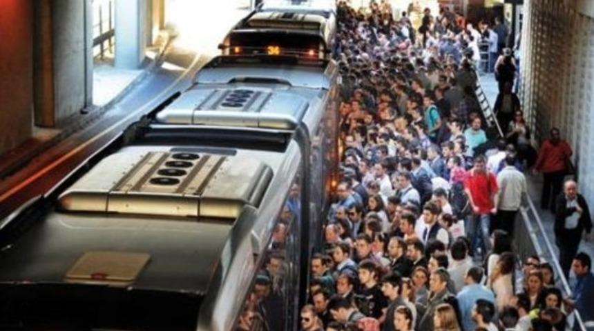 Metrobüs durağında sözlü tacize hapis