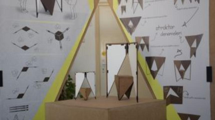 &ldquo;kendi Kendini Sergileyen Sergi Birimi Sergisi&rdquo; Ziyaret&ccedil;ilere A&ccedil;ıldı