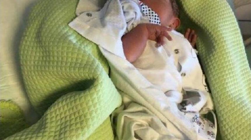 Bebeği Parka Bıraktılar