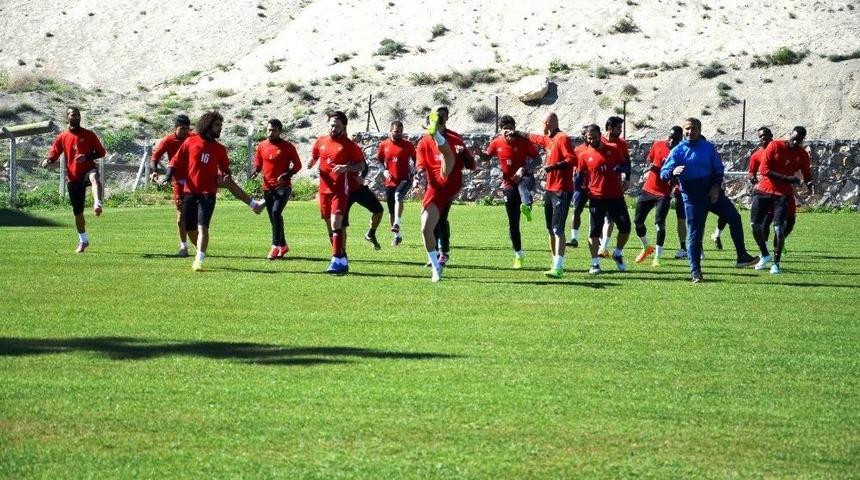 Evkur Yeni Malatyaspor, G&ouml;ztepe Ma&ccedil;ına Galibiyet Parolasıyla Hazırlanıyor