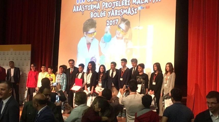 &Ccedil;ınar Koleji &Ouml;ğrencisi Tubitak Yarışmasında Finale Kaldı