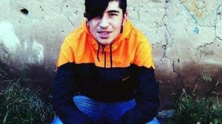 &Ccedil;ocukların Bı&ccedil;aklı Kavgası: 1 &Ouml;l&uuml;