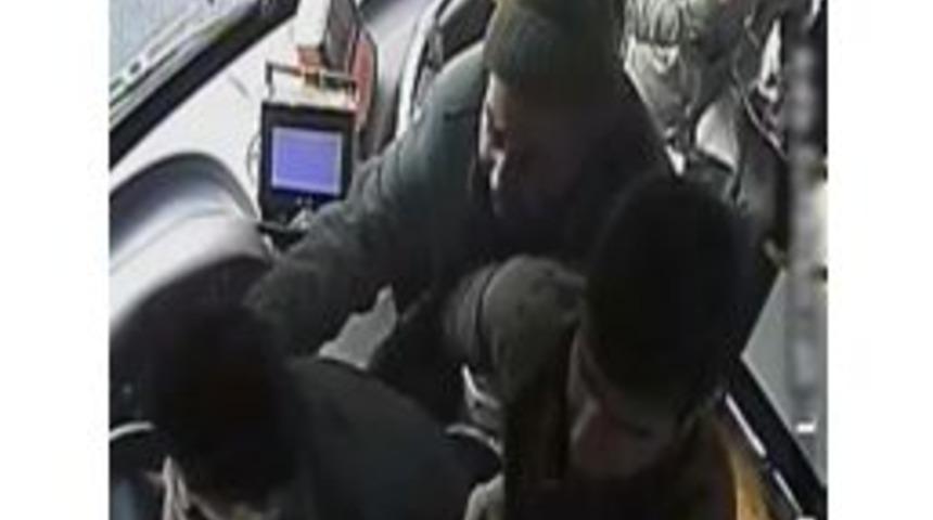 (&ouml;zel Haber) Otob&uuml;s Şof&ouml;r&uuml;ne Tekme Tokat Dayak Kamerada