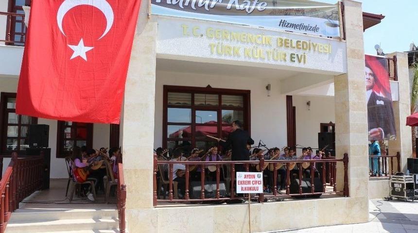 Ekrem &Ccedil;ifci İlkokulu &Ouml;ğrencilerinden Germenciklilere M&uuml;zik Ziyafeti