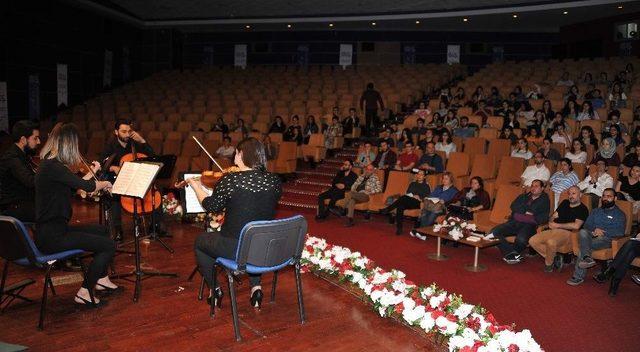 Güzel Sanatlar Eğitimi Bölümü Yıl Sonu Konseri Büyük Beğeni Topladı