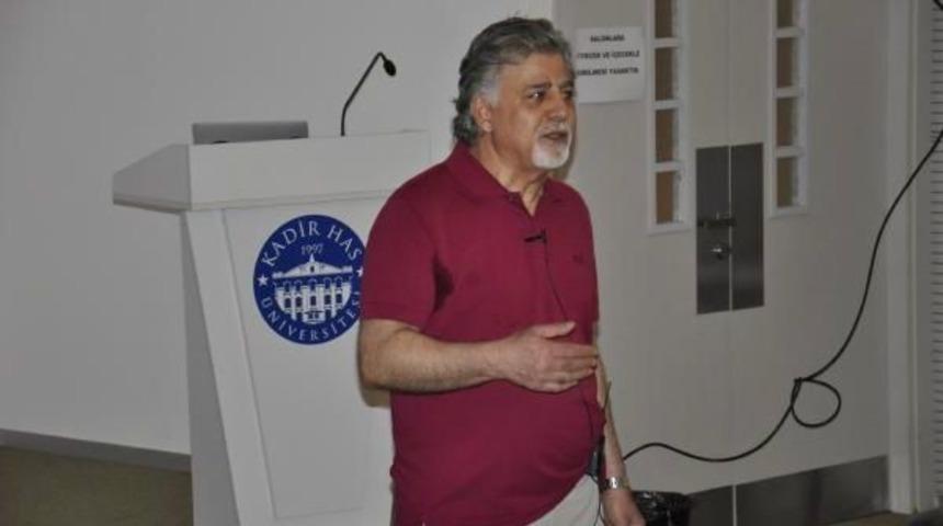 Prof. Dr. Kemal Yelek&ccedil;i'den Aşkın Kimyası Semineri