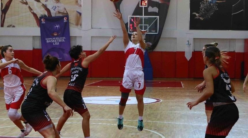 Bayraklı&rsquo;nın Kızları Adım Adım 1. Lige