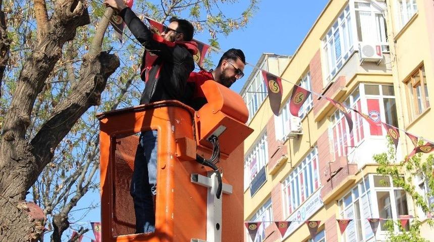 Cadde Ve Sokaklar Eskişehirspor Bayrakları İle S&uuml;sleniyor