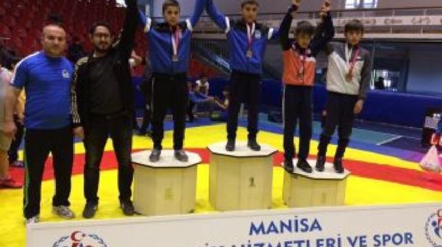 Yunusemreli Güreşçiler Antalya Yolcusu