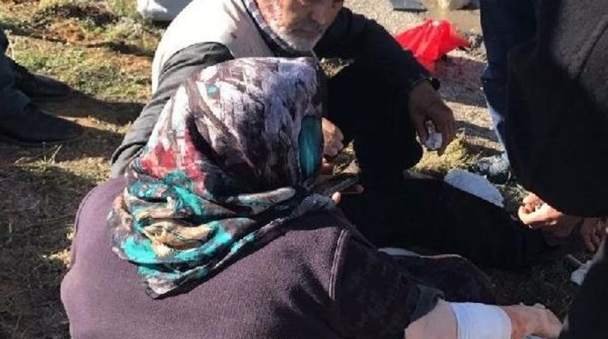 &Ccedil;orum'da Otomobil Takla Attı: 2 Kişi Yaralandı