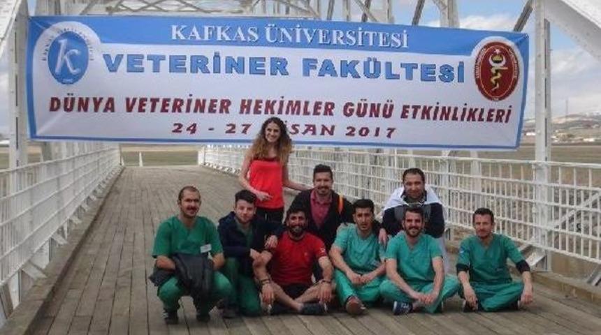 Kars&rsquo;Ta Geleneksel S&uuml;t Koşusunda Sonuncu Gelene S&uuml;t &Ouml;d&uuml;l&uuml;