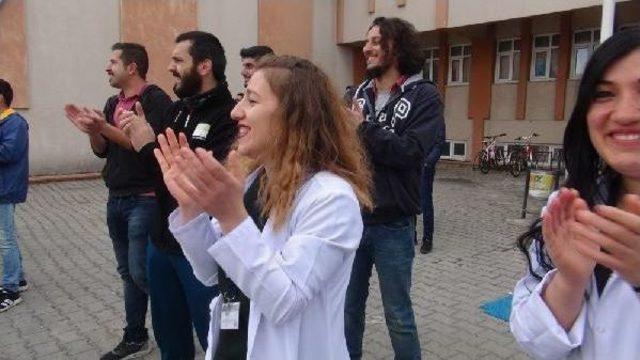 Kars’Ta Geleneksel Süt Koşusunda Sonuncu Gelene Süt Ödülü