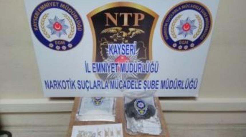 Metamfetamin Operasyonu: 2 G&ouml;zaltı