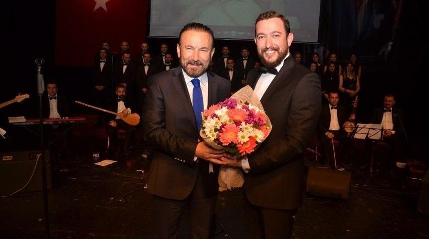 T&uuml;rk Halk M&uuml;ziği Korosu İzmitlilerle Buluştu