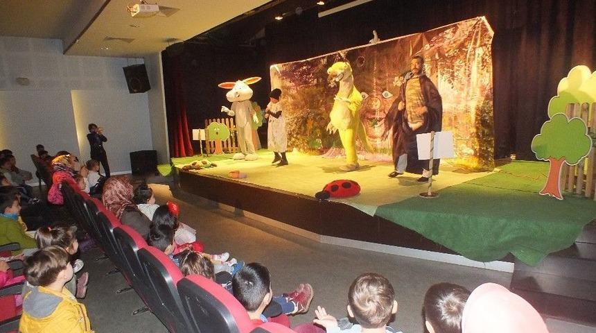 Malazgirt&rsquo;e Tiyatro G&ouml;sterisi