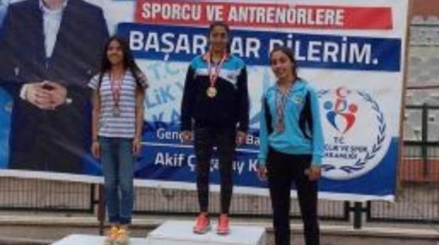 Osmangazili Atletler Başarıya Doymuyor