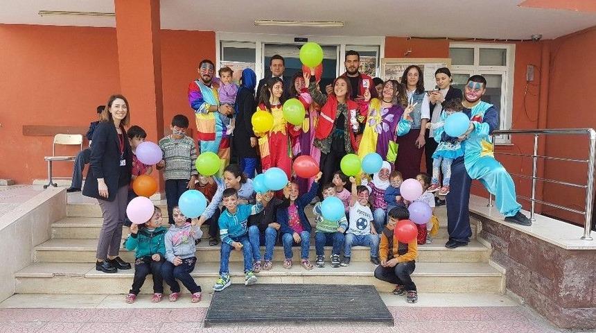 Kızılay, Suriyeli &Ccedil;ocukları Bayram Kutlamasıyla Uğurladı