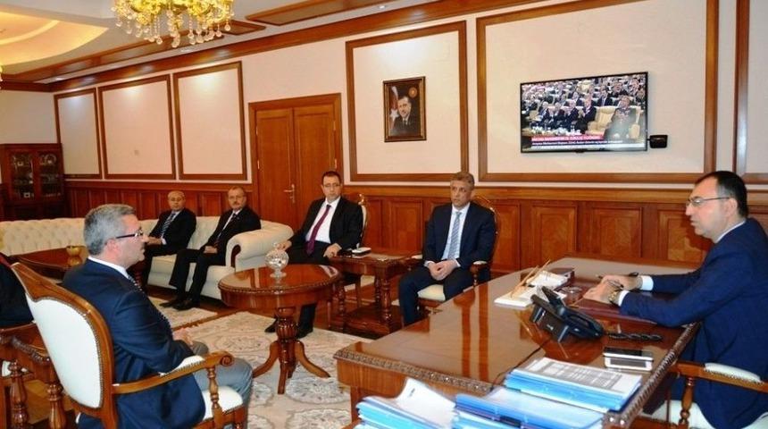 M&uuml;steşar Yardımcısı Nogay Vali Toprak&rsquo;ı Ziyaret Etti