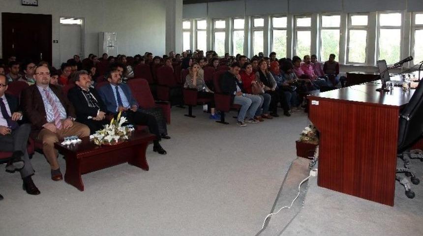 Osmanlı&rsquo;dan G&uuml;n&uuml;m&uuml;ze Milli Egemenlik Ve Atat&uuml;rk Konferansına Yoğun İlgi